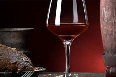 皇家尊者葡萄酒代理與加工 品質(zhì)傳承與市場拓展的雙贏之路